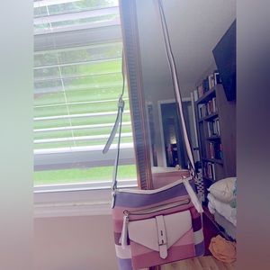 Liz Claiborne Shoulder/ Crossbody Bag